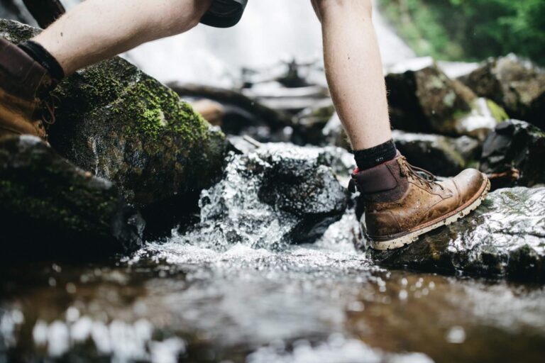 Best Men’s Hiking Boots: Top 5 Trail Shoes According To Experts