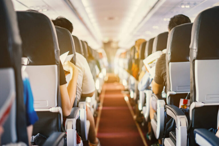 Drunks, armrest hogs, clappers – oh my! Most annoying air travel habits revealed