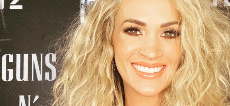Carrie Underwood In Thigh-Skimming Shorts Shows Off Legs