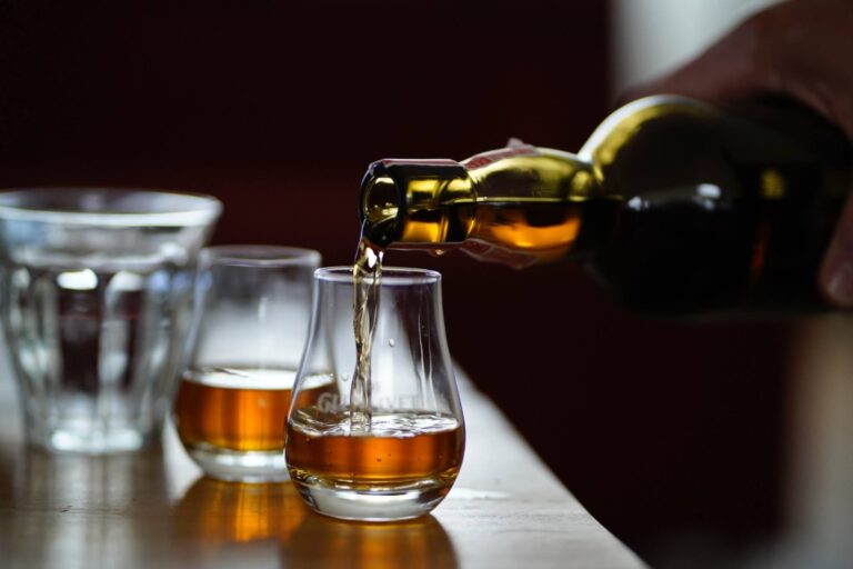 Best Bourbon: Top 5 Bottles Most Recommended By Experts 