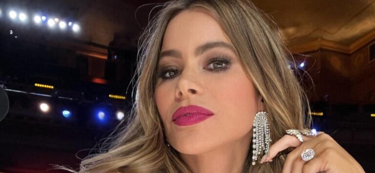 Sofia Vergara Wins ‘Rear Of The Year’ With Weekend Curves