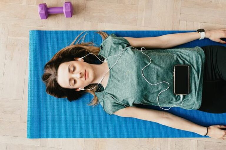 20 minutes of mindful yoga can lead to better sleep and memory