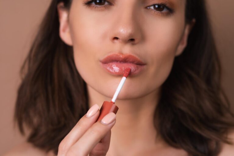 Best Lip Oils: Top 7 Beauty Brands Most Recommended By Beauty Experts