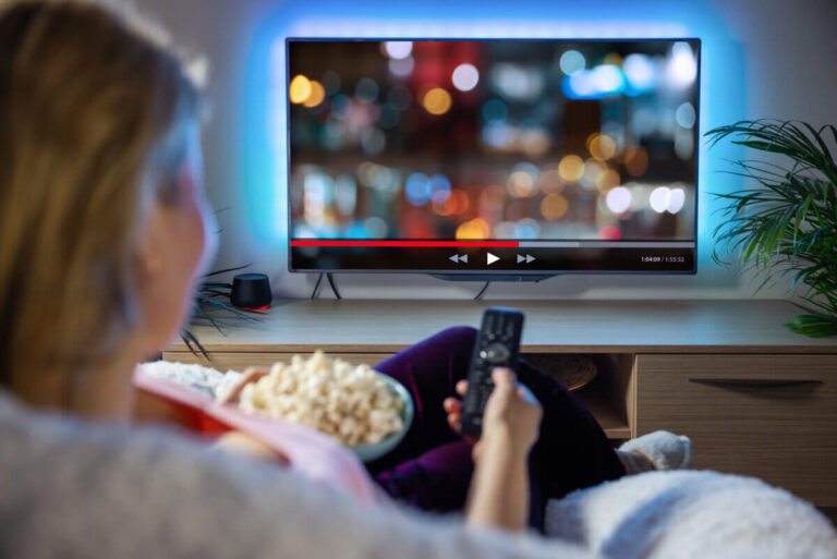 Best TVs Under $1000: Top 5 Affordable Models Most Recommended By Tech Pros
